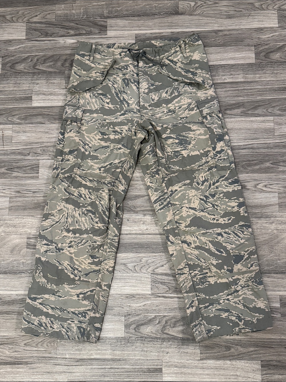 U.S. Air Force all purpose environmental camouflage trousers sz medium regular